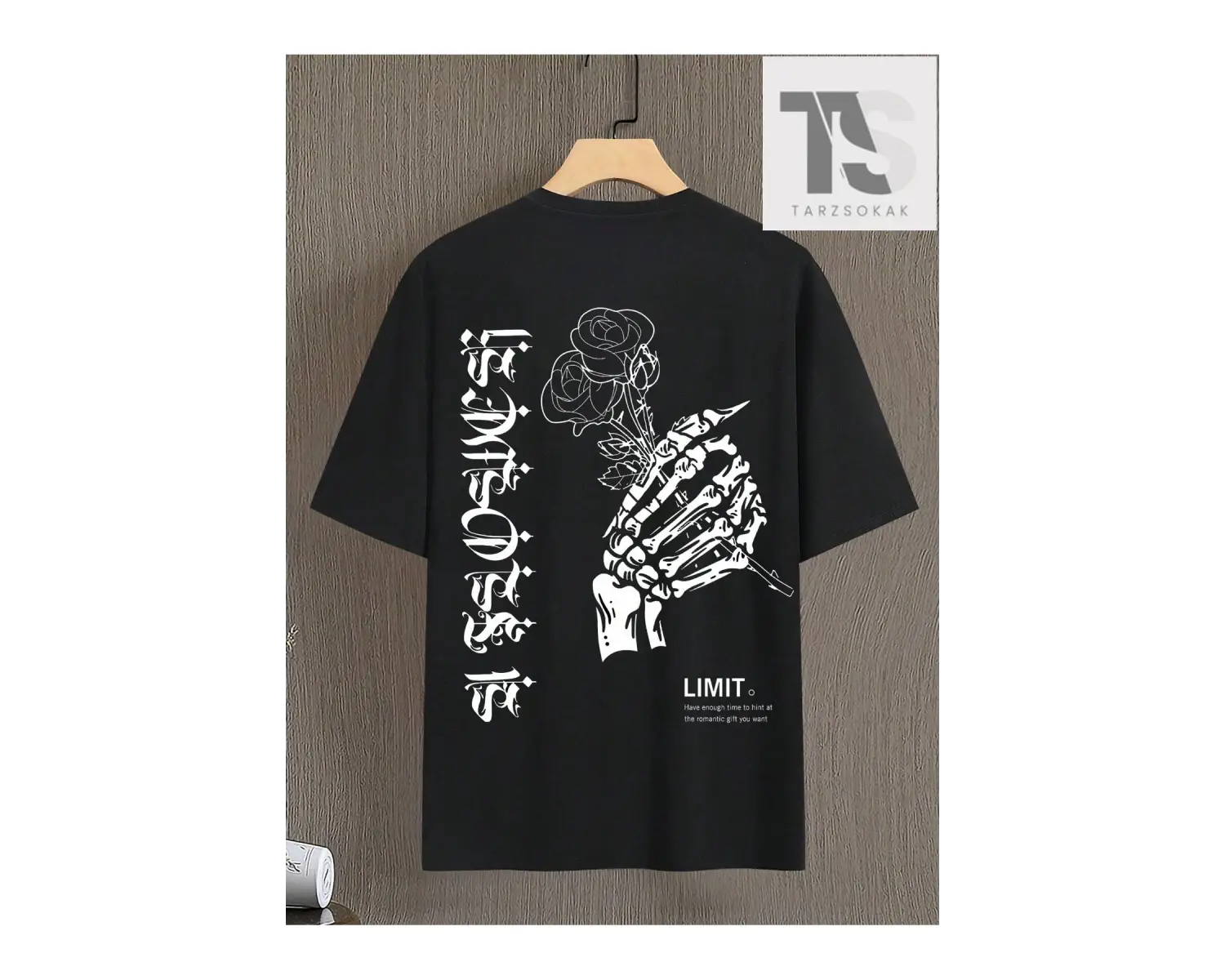 Erkek Kafatası El ve Harf Baskılı Tişört