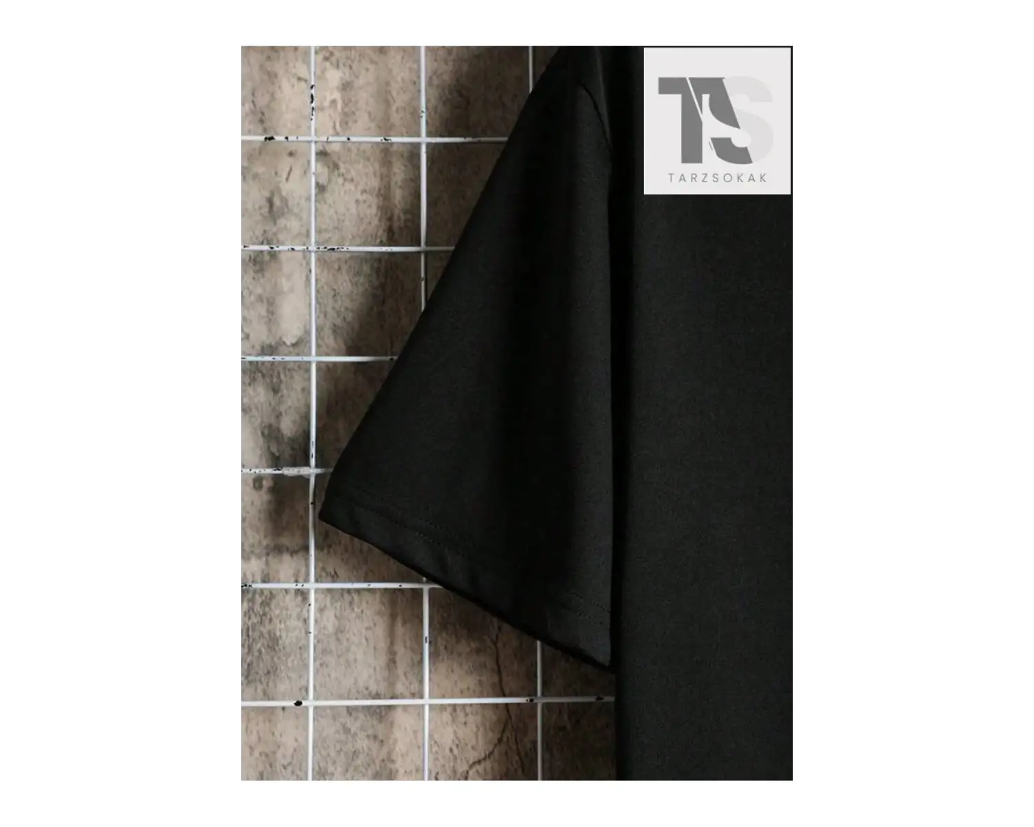 Erkek Kafatası El ve Poker Baskılı Yuvarlak Yaka Tişört