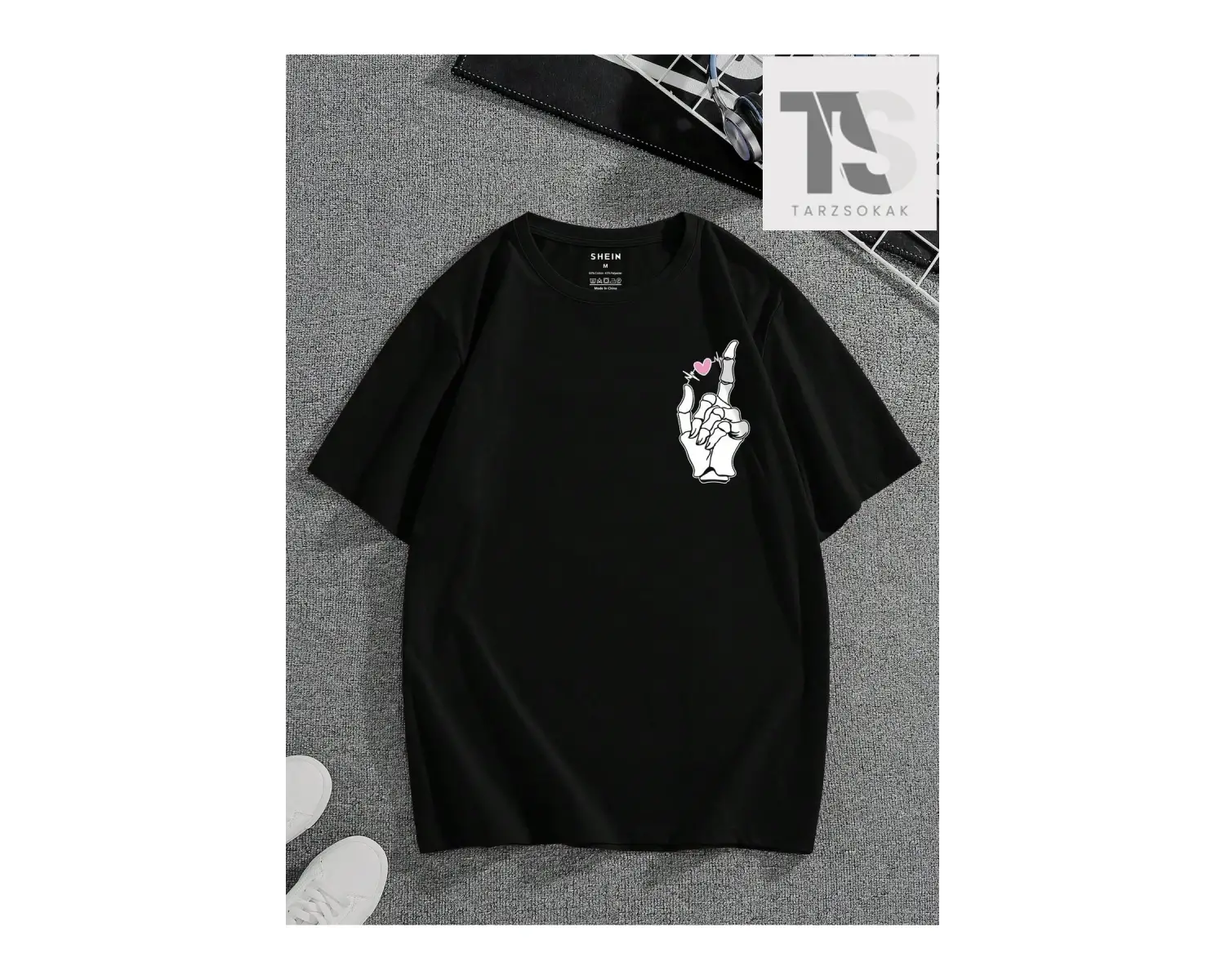 Erkek Karakter ve Harf Baskılı Tişört