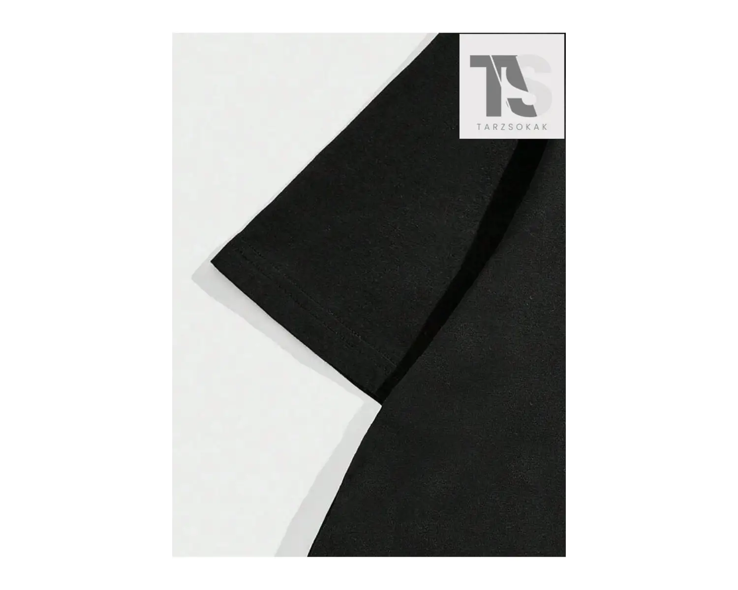 Erkek Karakter ve Harf Baskılı Tişört