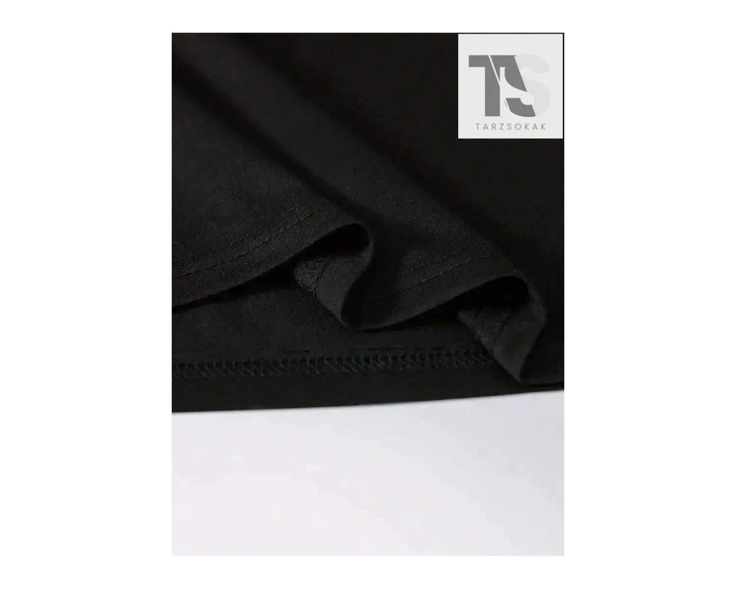 Erkek Siyah Örme Yuvarlak Yaka Düşük Omuz Kısa Kollu Tişört