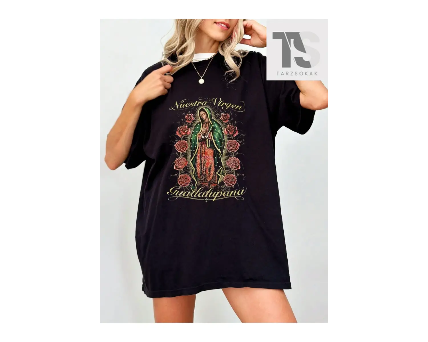 Essnce Kadın Çiçek & Harf Baskılı Yuvarlak Yaka Kısa Kollu Tişört