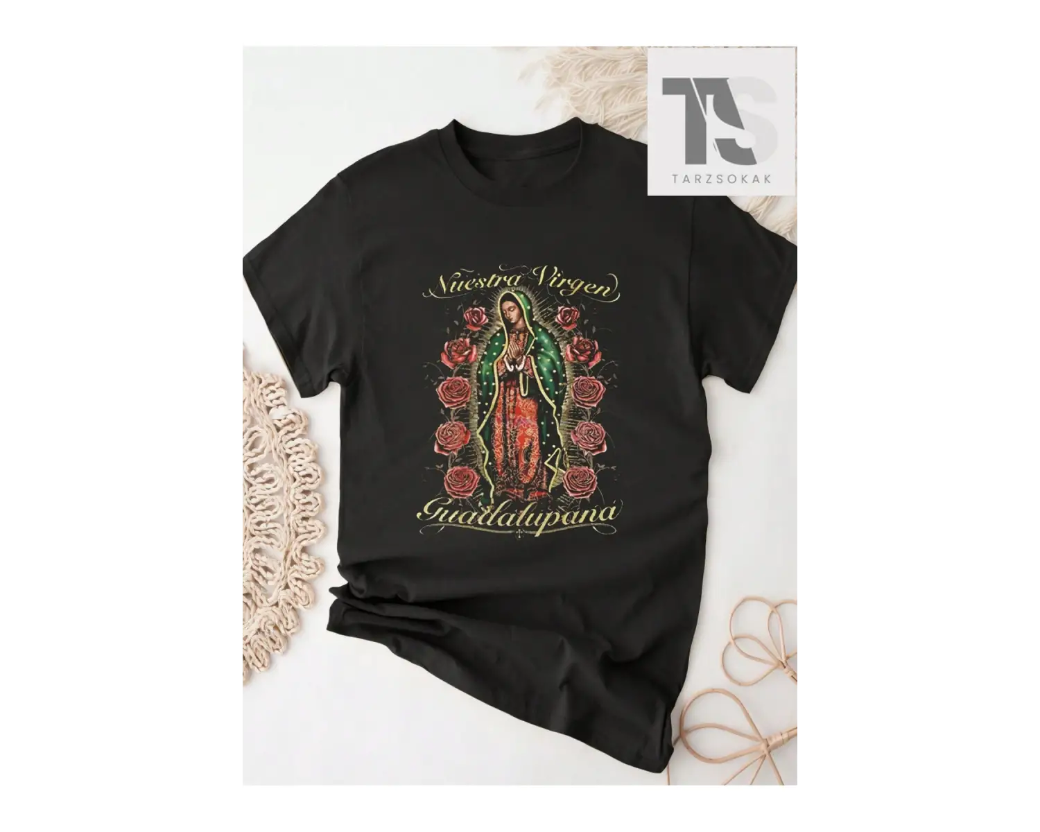 Essnce Kadın Çiçek & Harf Baskılı Yuvarlak Yaka Kısa Kollu Tişört