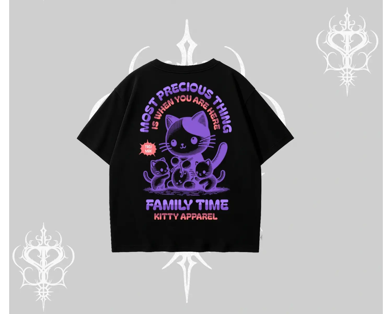 Family Time Yazılı Sevimli Anne Kedi Arka Baskılı Oversize Tshirt