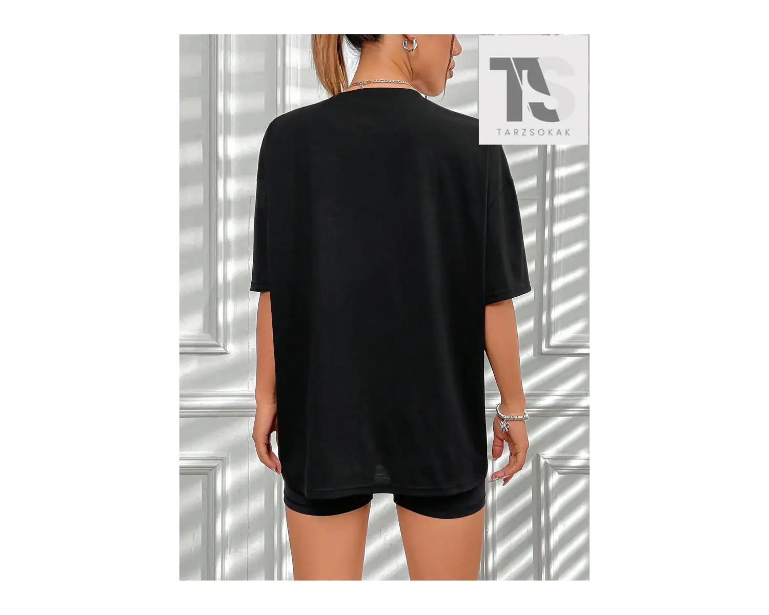 Figür ve Slogan Grafikli Düşük Omuzlu Tişört