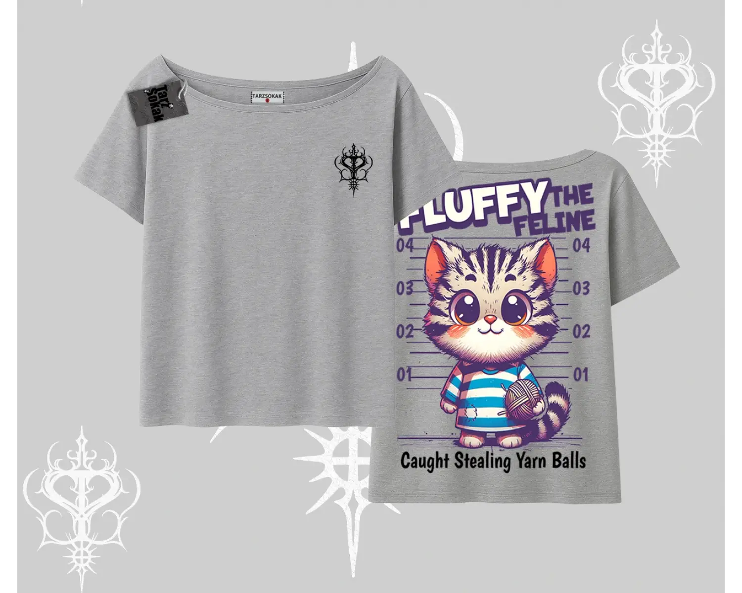 Fluffy The Feline Yazılı Sevimli Kedi Arka Baskılı Kayık Yaka Tshirt