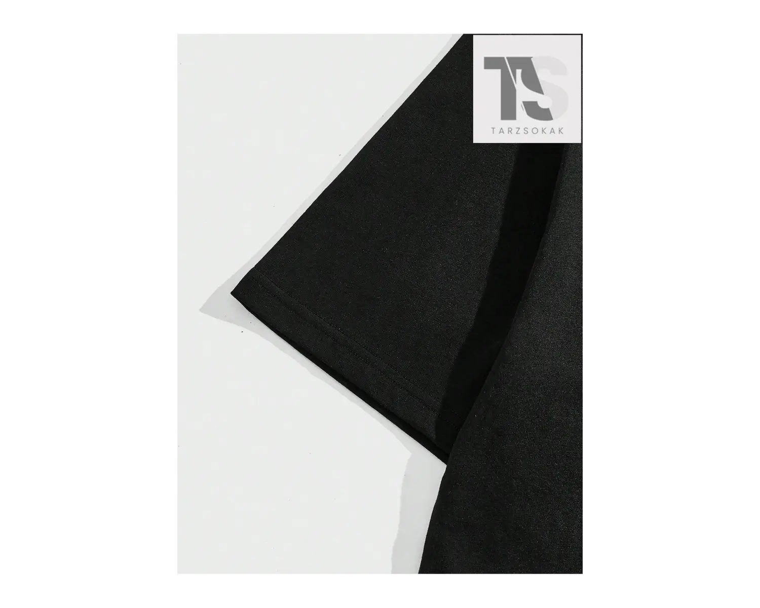 Goth Erkek Figürlü ve Harfli Grafik Tişört