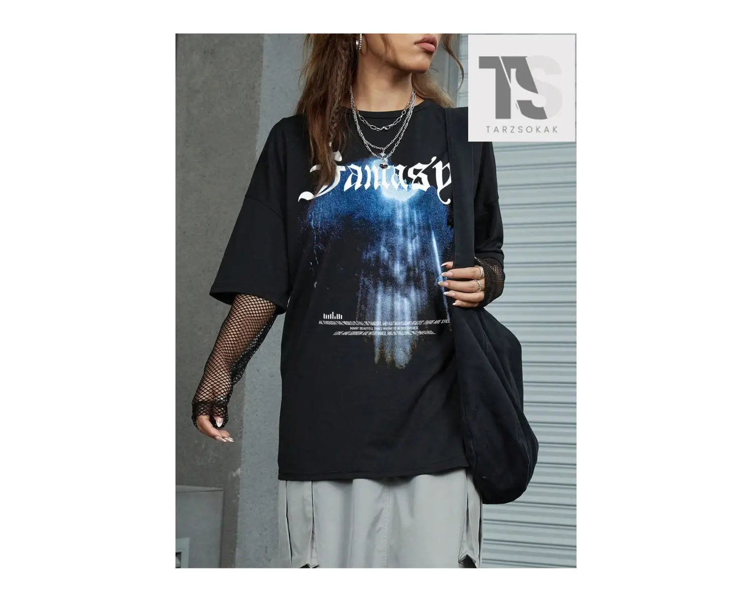 Goth Harfli Grafik Düşük Omuzlu Tişört