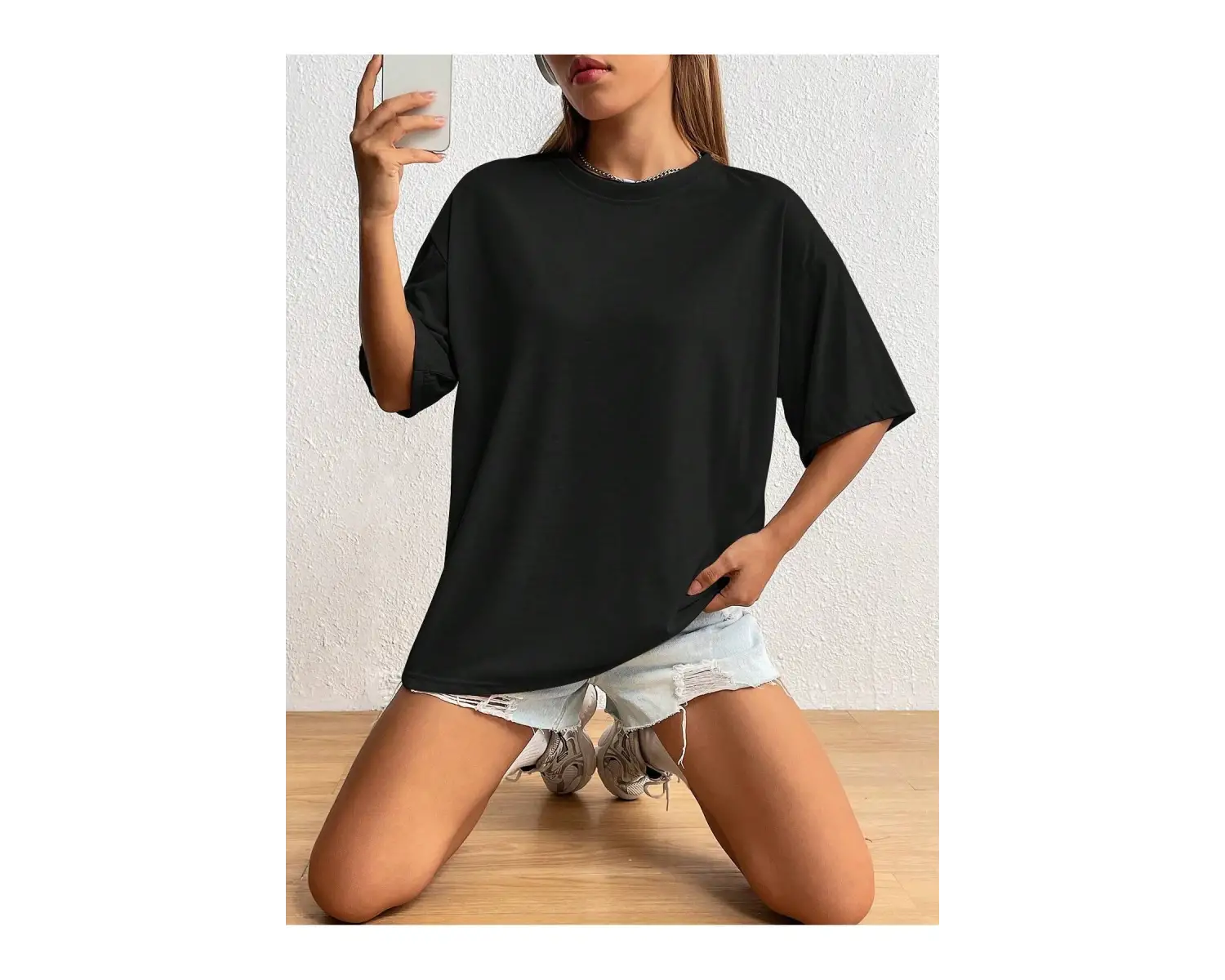 Güneş ve Harf Grafikli Düşük Omuzlu Tişört