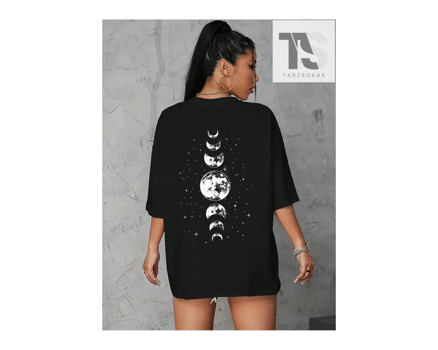 Harf Grafikli Düşük Omuzlu Longline Tişört