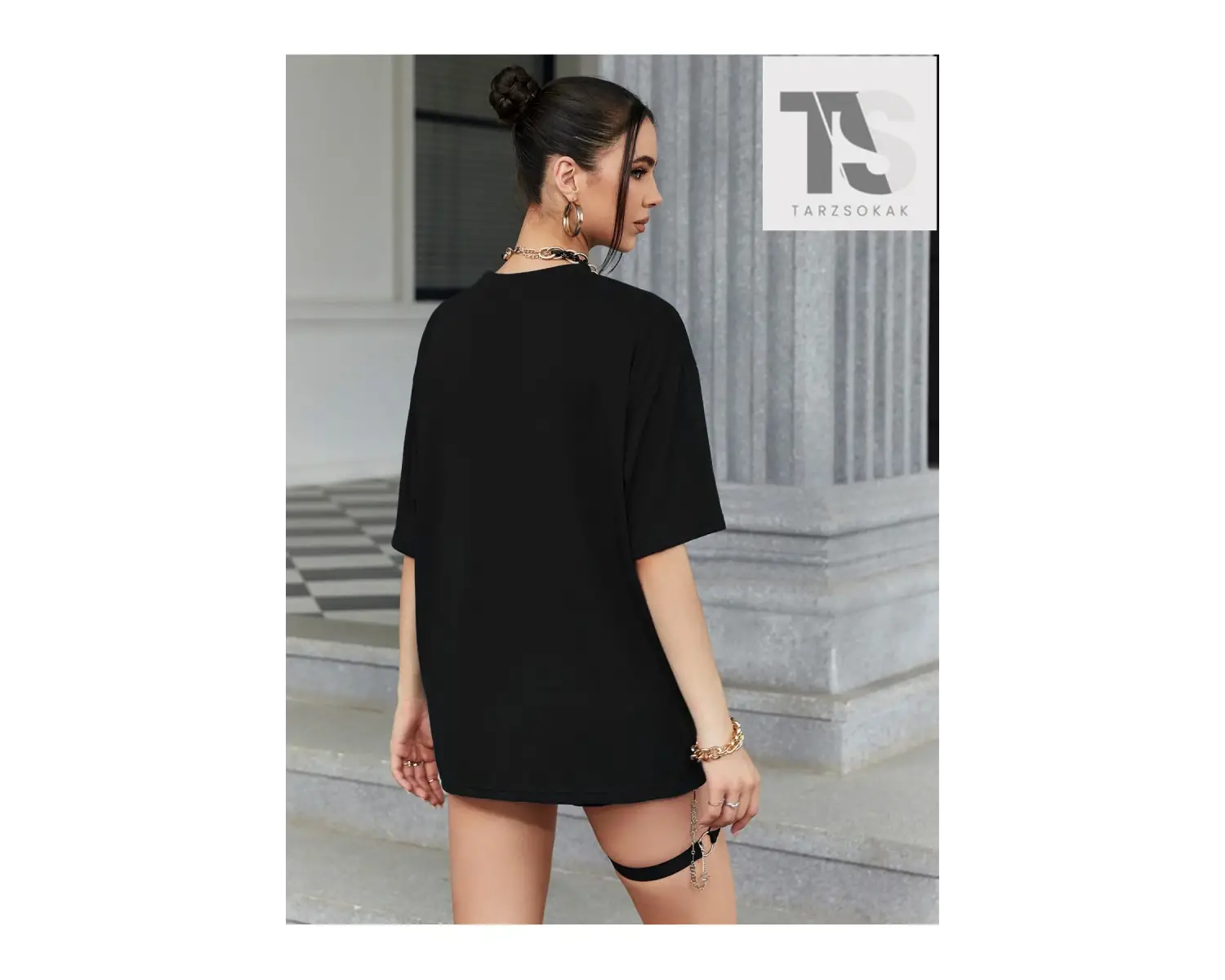 Harf Grafikli Düşük Omuzlu Tişört