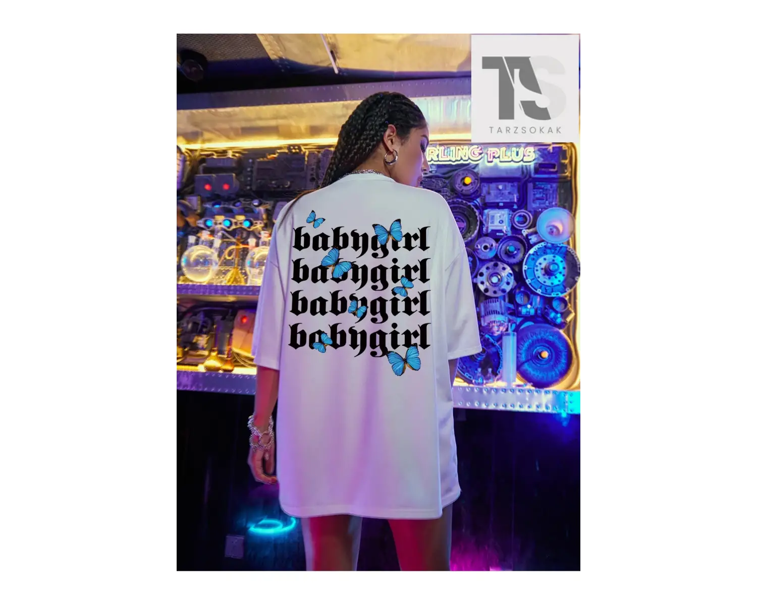 Harf ve Kelebek Desenli Oversize Tişört