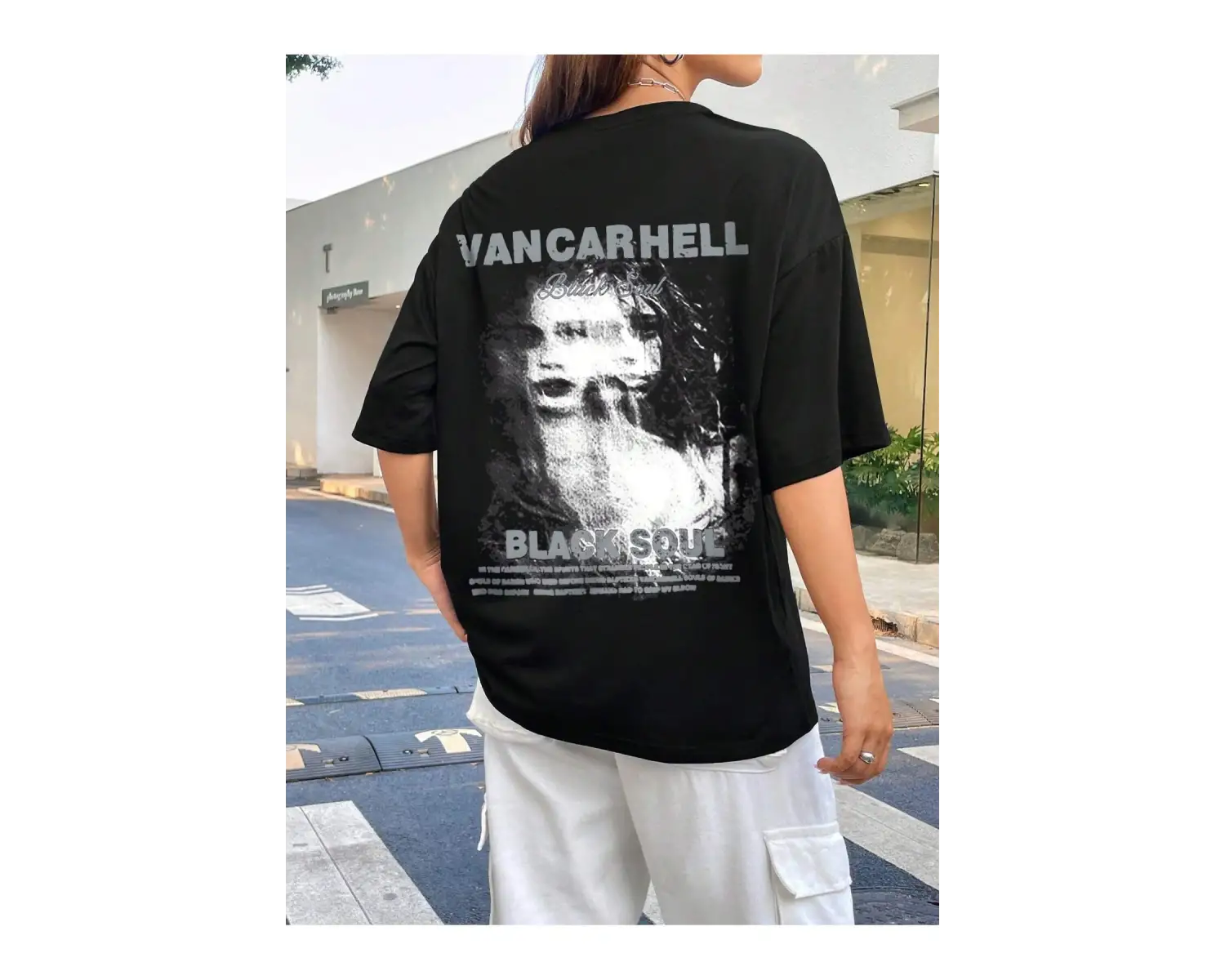 Harf ve Şekil Desenli Damla Omuzlu Tişört