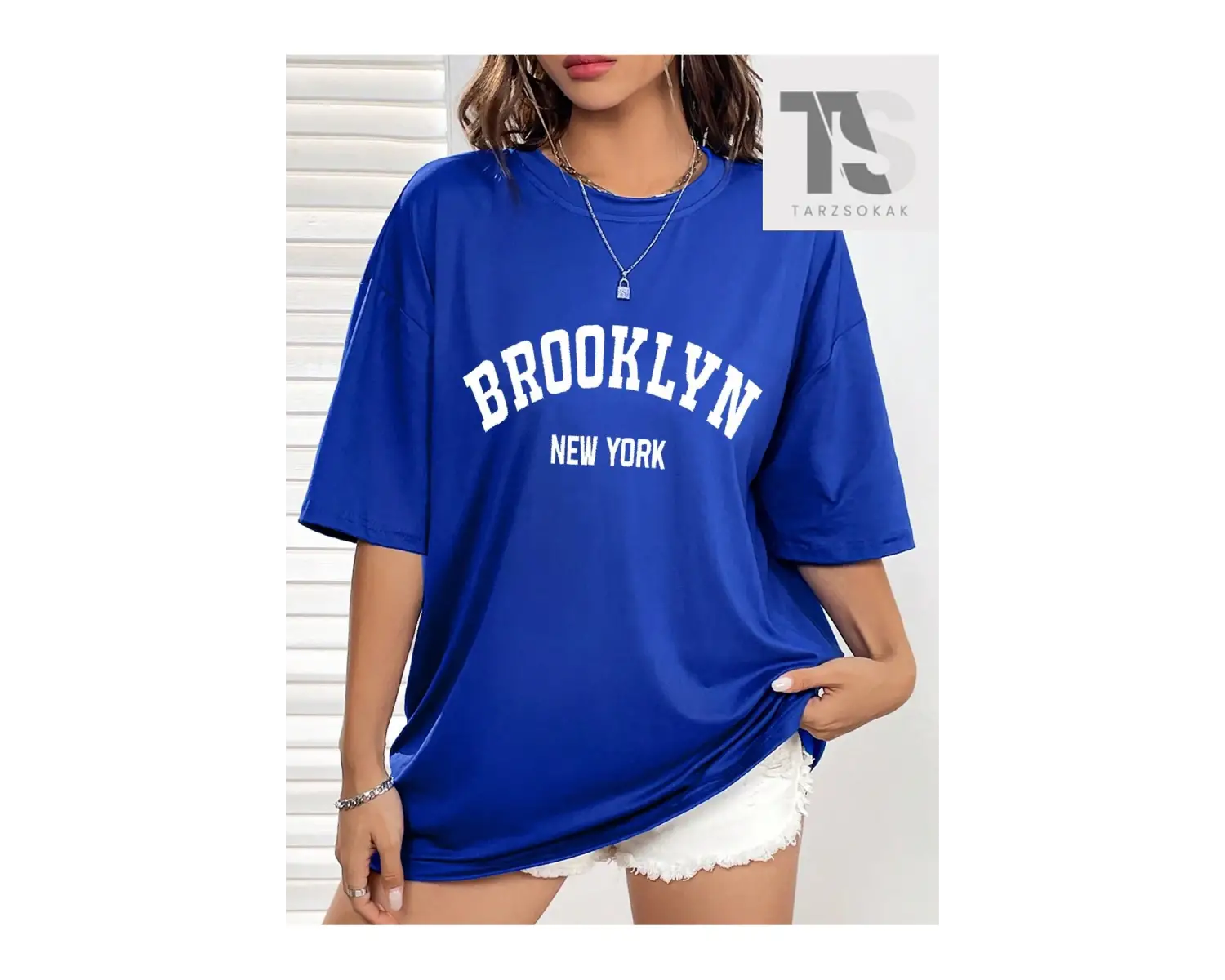 Harfli Grafik Düşük Omuzlu Tişört