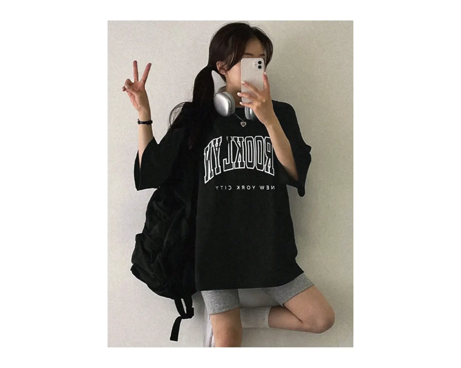 Harfli Grafik Düşük Omuzlu Tişört