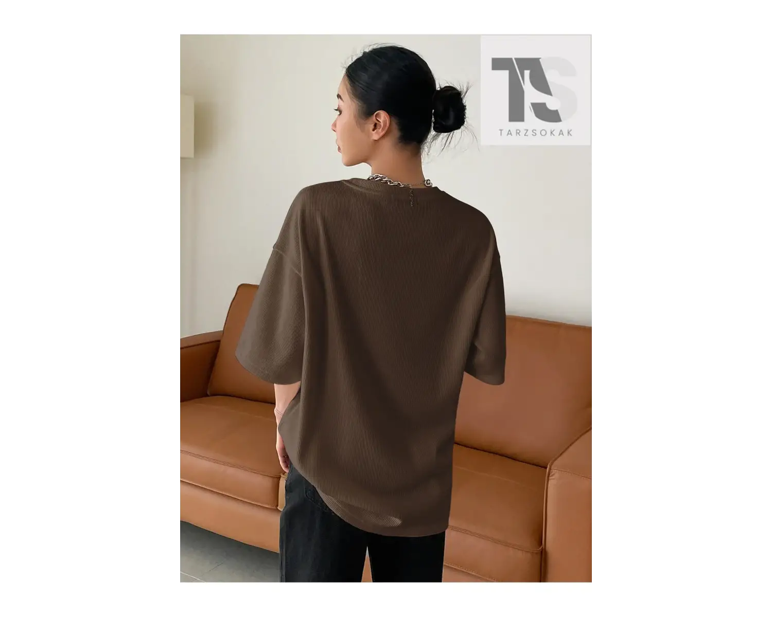 Harfli Grafik Düşük Omuzlu Tişört