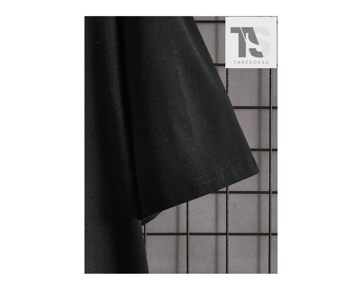 Hypemode Erkek Karikatür Yüz Yuvarlak Yaka Damla Omuz Kol Tişört