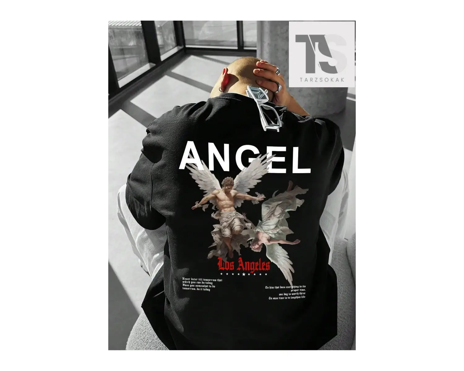 Hypemode Erkek Soyut Figür ve Harf Baskı Kısa Kollu Yuvarlak Yaka Tişört