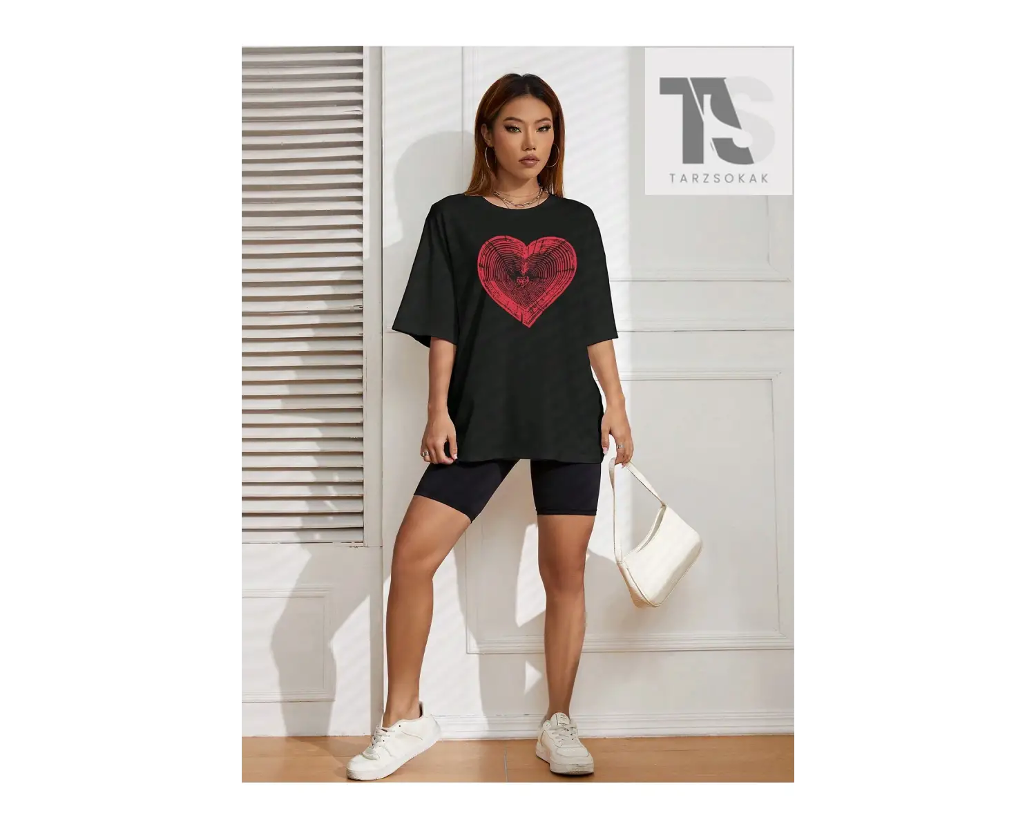 Isabela Escobar Mektup Şekilli Grafik Düşük Omuzlu Tişört