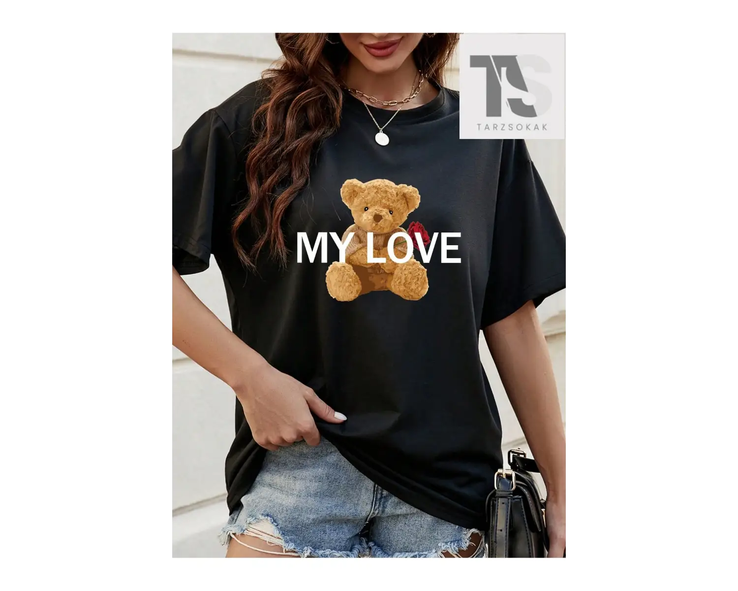 Isabela Escobar Mektup Şekilli Grafik Düşük Omuzlu Tişört