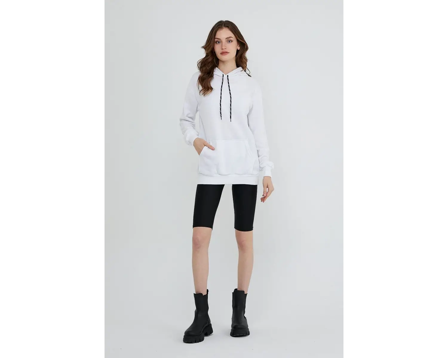 Kadın Beyaz Kapüşonlu Kangru Cep Sweatshirt