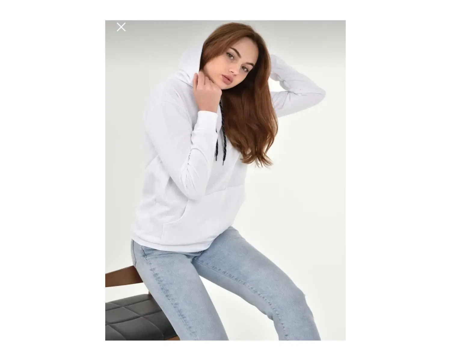 Kadın Beyaz Kapüşonlu Sweatshirt