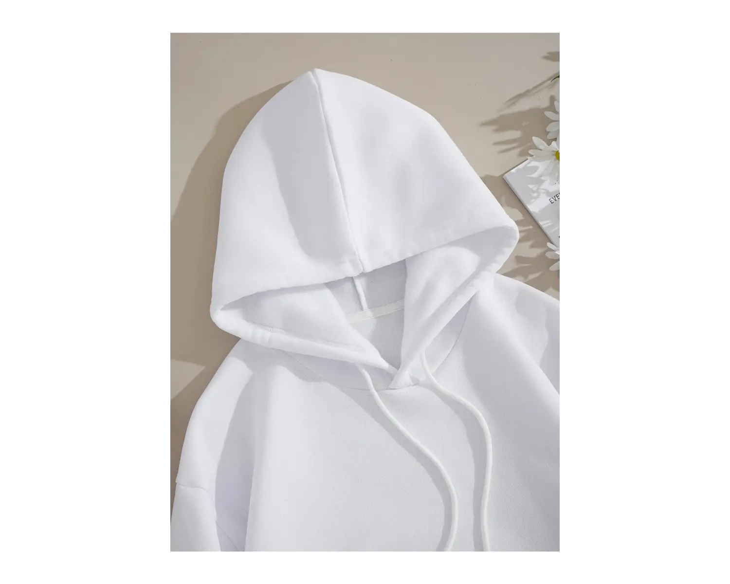 Kadın Beyaz Kelebek Baskılı Kapüşonlu Sweatshirt