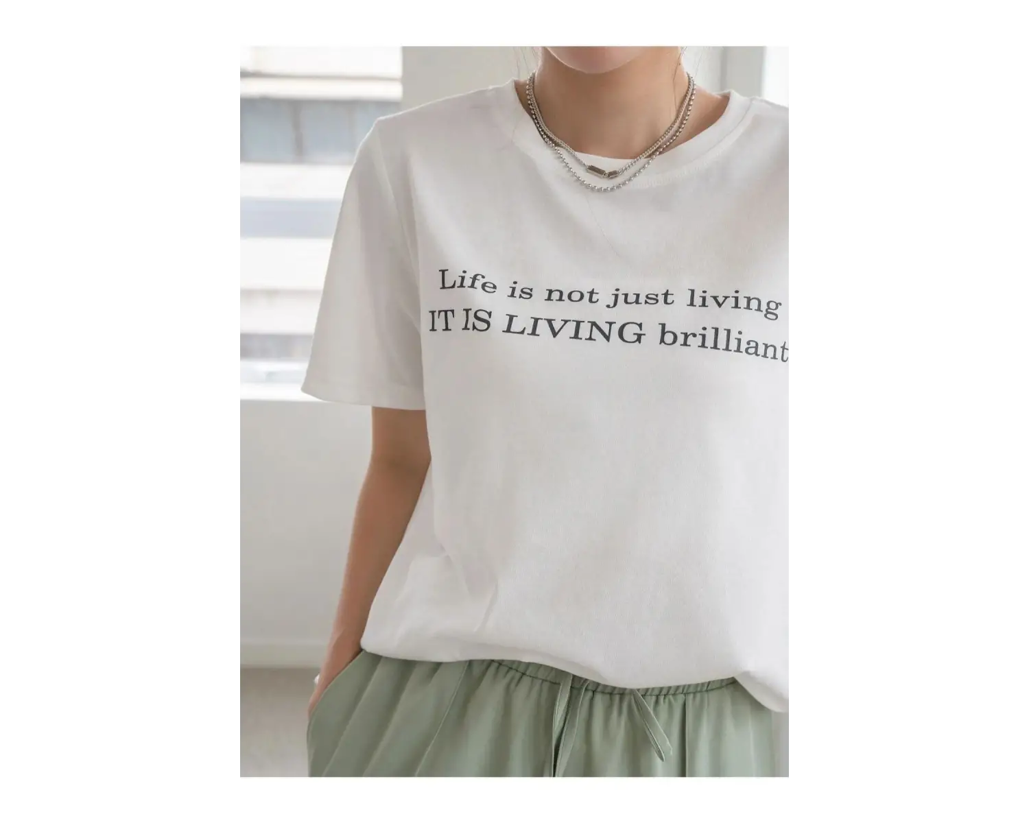 Kadın Beyaz Lıvıng Baskılı Oversize Bisiklet Yaka Tshirt