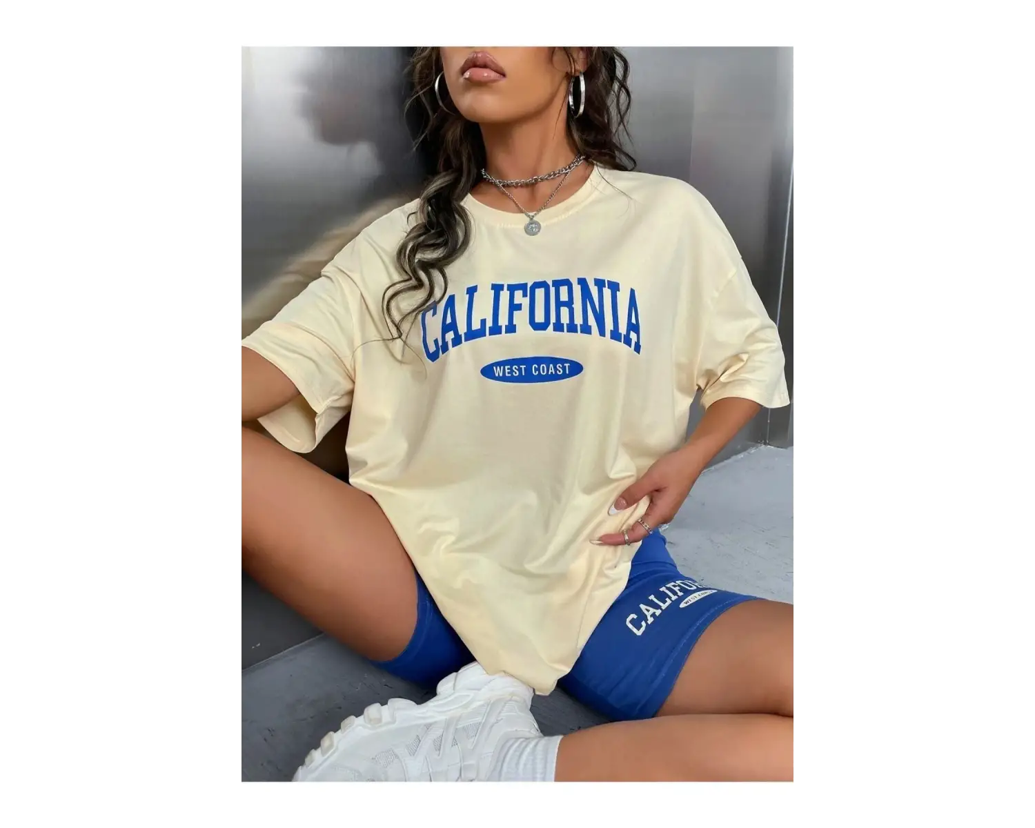 Kadın Beyaz Mavi Calıfornıa Baskılı Bisiklet Yaka Tshirt