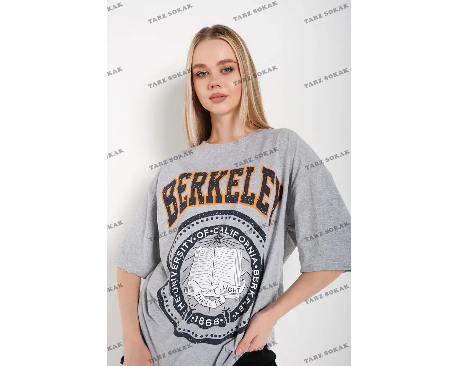 Kadın Beyaz Oversize Berkeley Baskılı