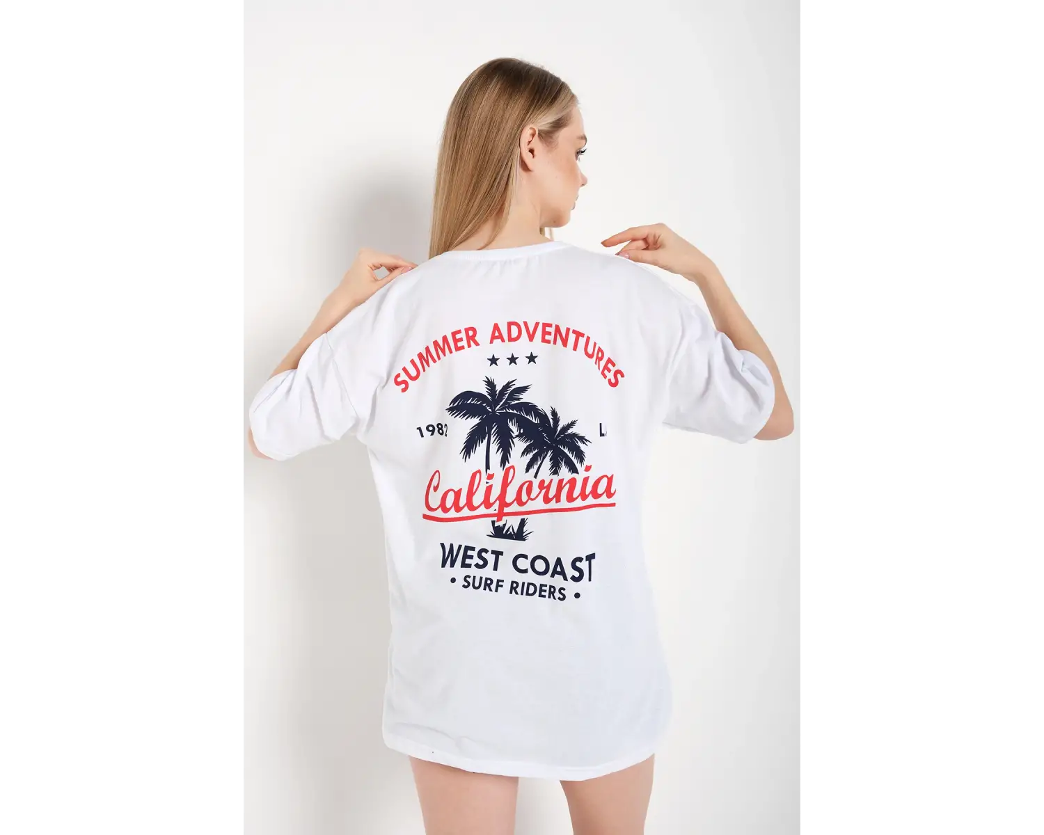 Kadın Beyaz Oversize California Baskılı T-shirt