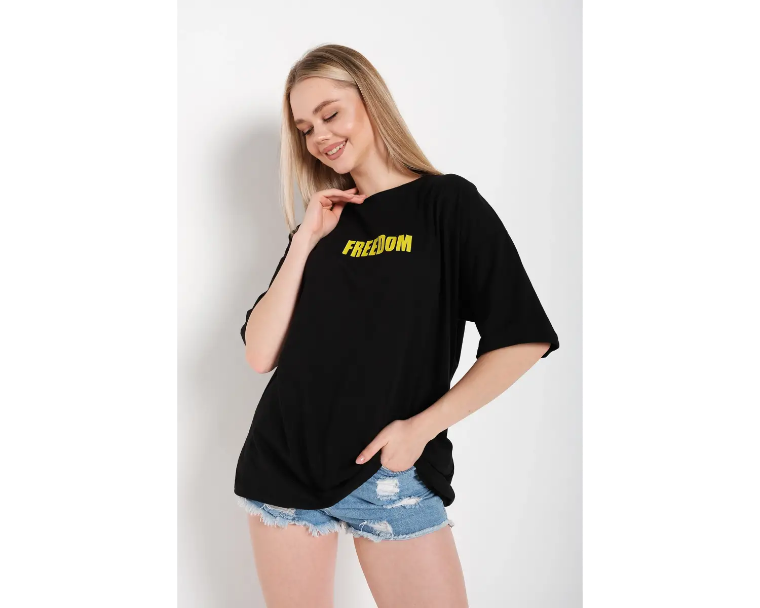 Kadın Beyaz Oversize Freedom Baskılı T-shirt