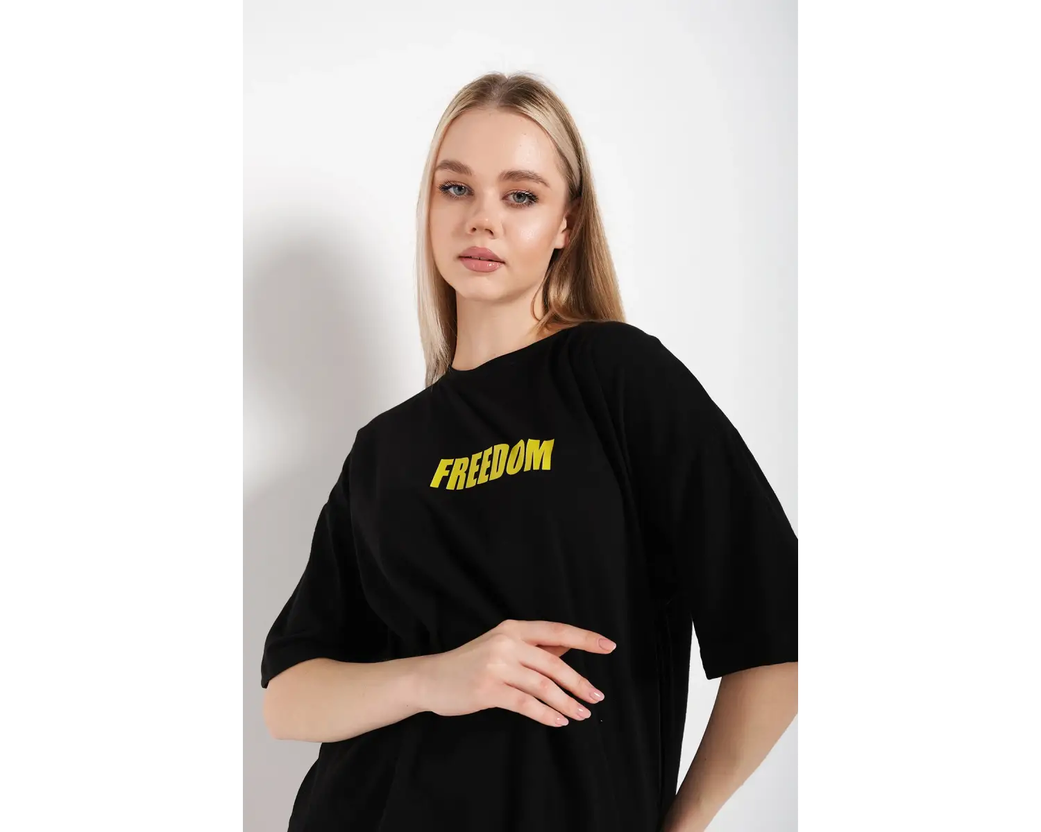 Kadın Beyaz Oversize Freedom Baskılı T-shirt