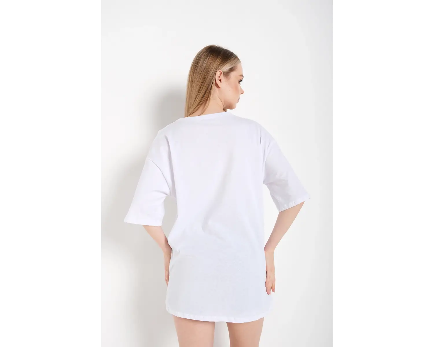 Kadın Beyaz Oversize Freedom Baskılı T-shirt