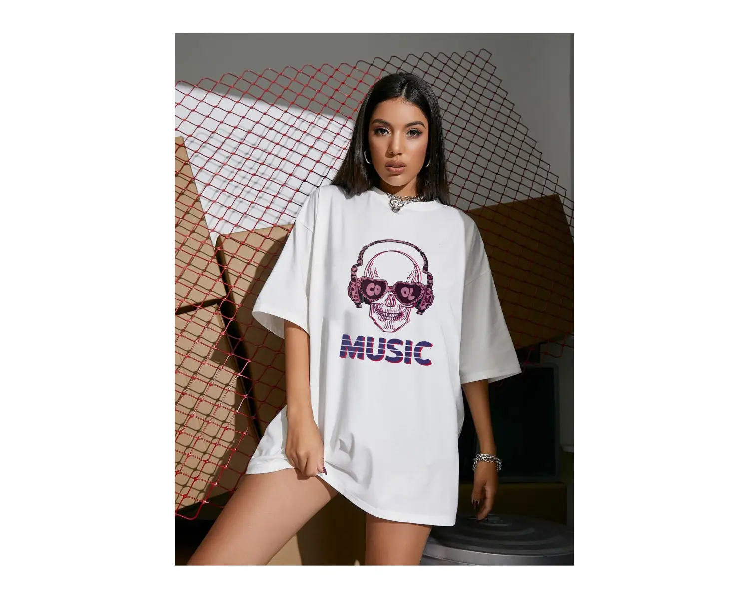 Kadın Beyaz Oversize T-shirt Music Ön Baskılı Tişört