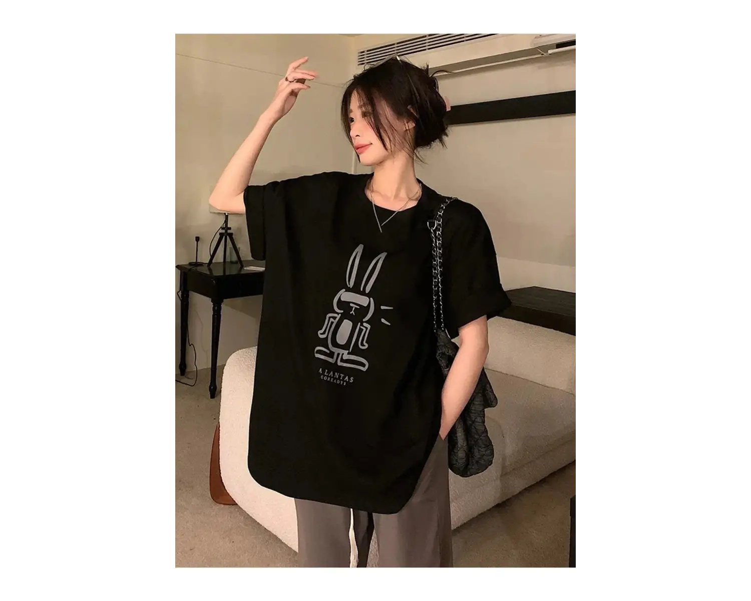 Kadın Beyaz Tavşan Baskılı Oversize T-shirt