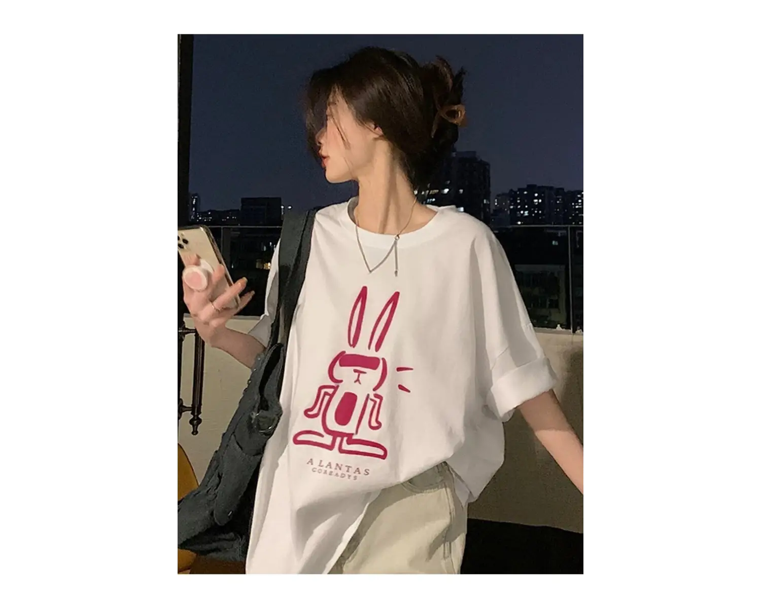 Kadın Beyaz Tavşan Baskılı Oversize T-shirt