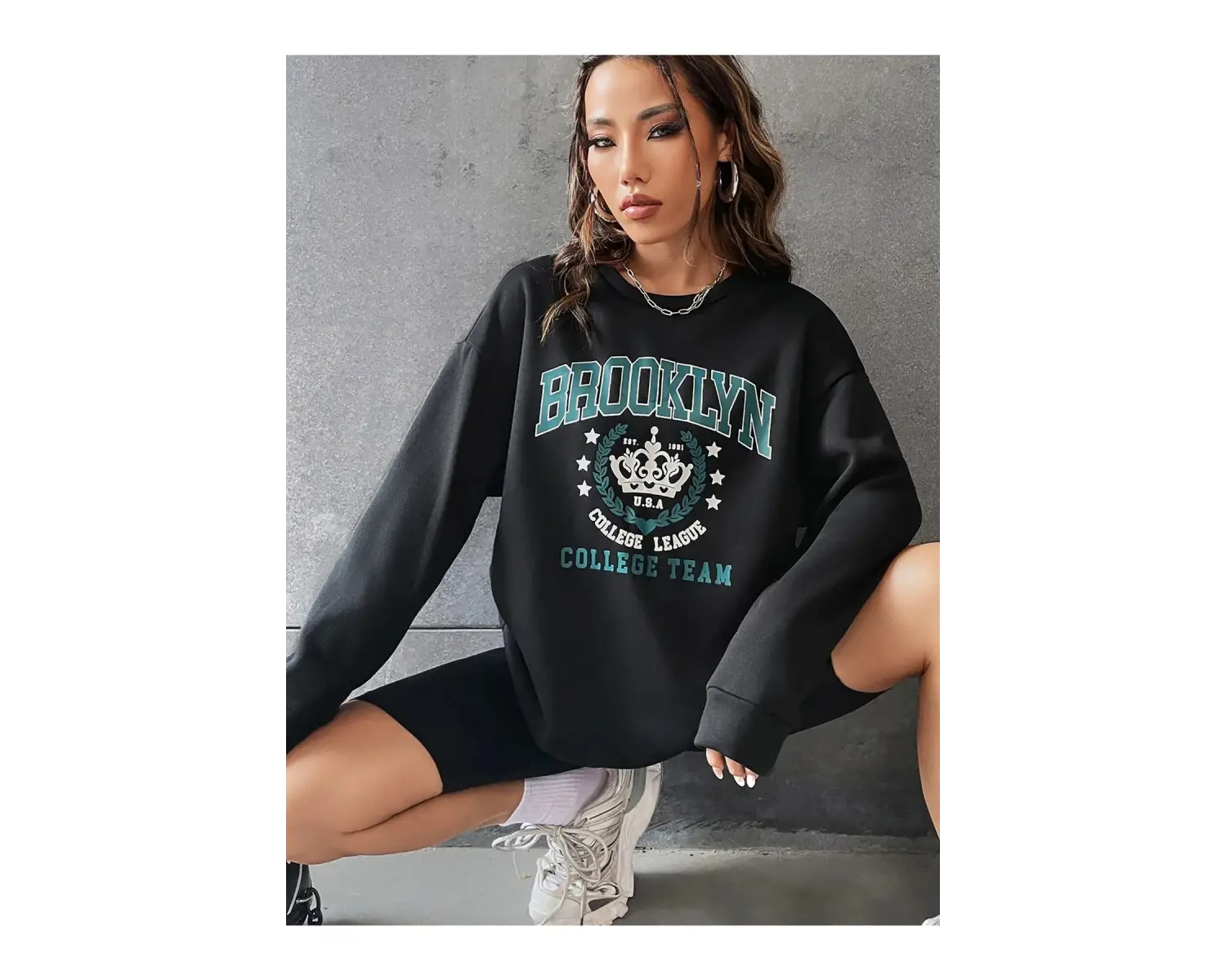 Kadın Brooklyn Baskılı Oversize Bisiklet Yaka Sweatshirt Siyah