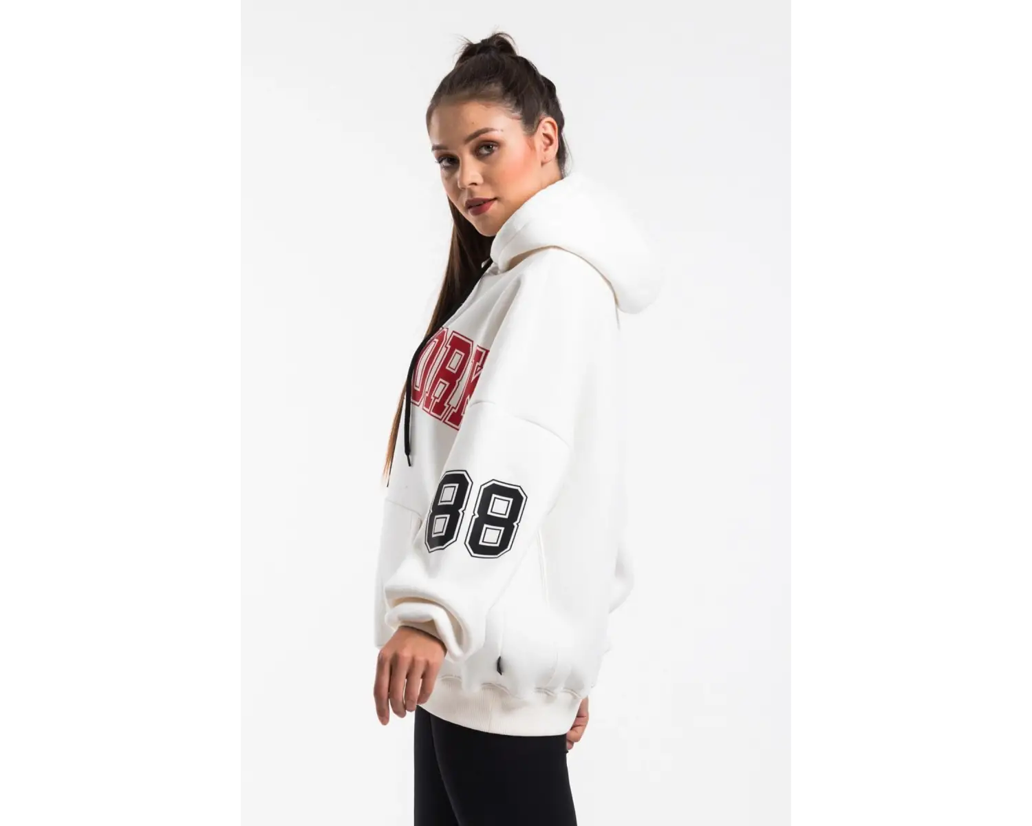 Kadın Ekru Renk Baskı Detaylı Oversize Sweatshirt Cy84191 Beyaz