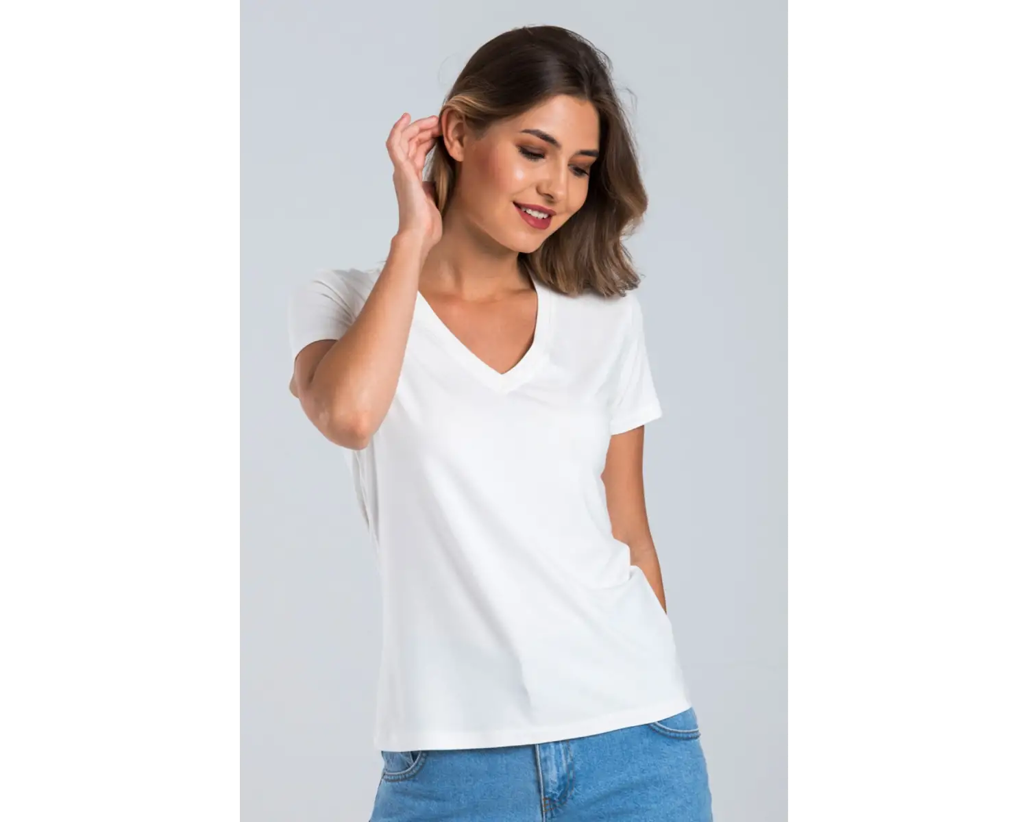 Kadın Ekru Renk V Yaka Kısa Kollu Viskon T-Shirt