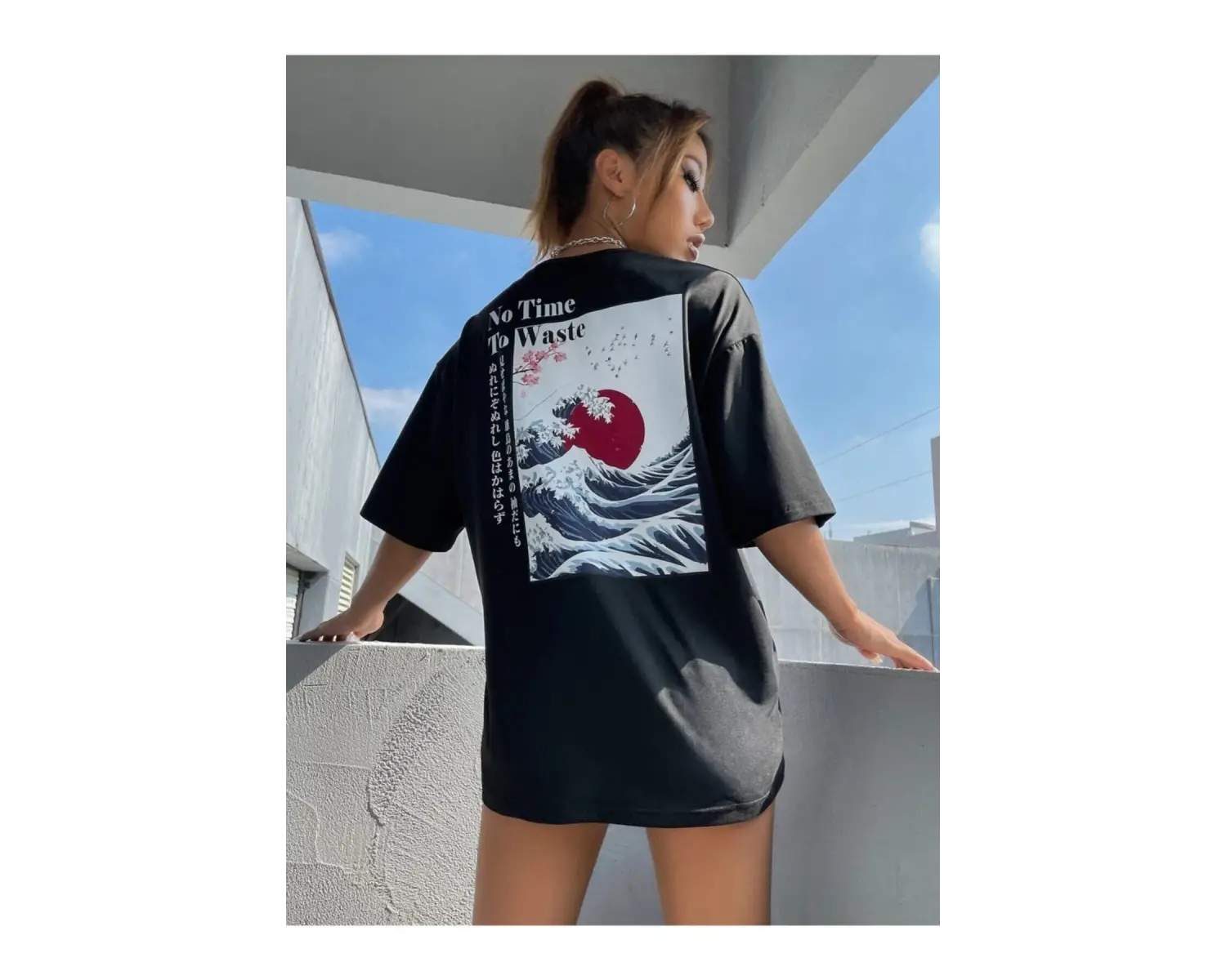 Kadın Japanese Sırt Baskılı T-shirt