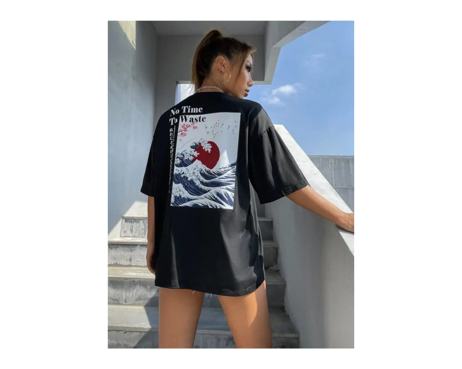 Kadın Japanese Sırt Baskılı T-shirt