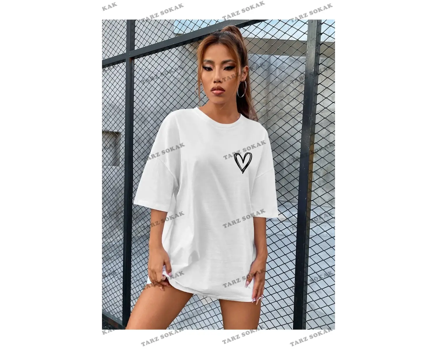 Kadın Küçük Kalp Baskılı Oversize