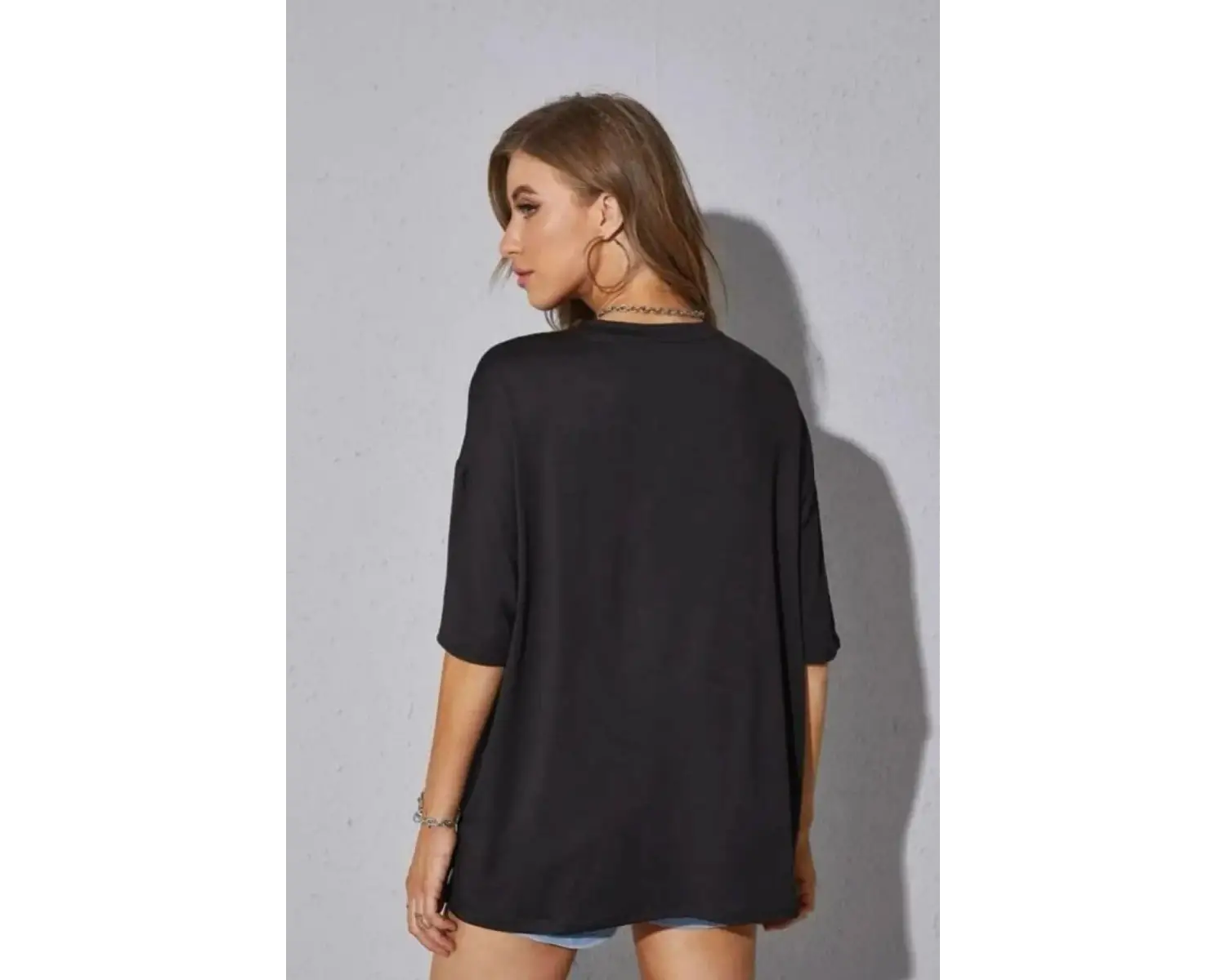 Kadın Oversize Dökümlü Tok Kumaş Tişört