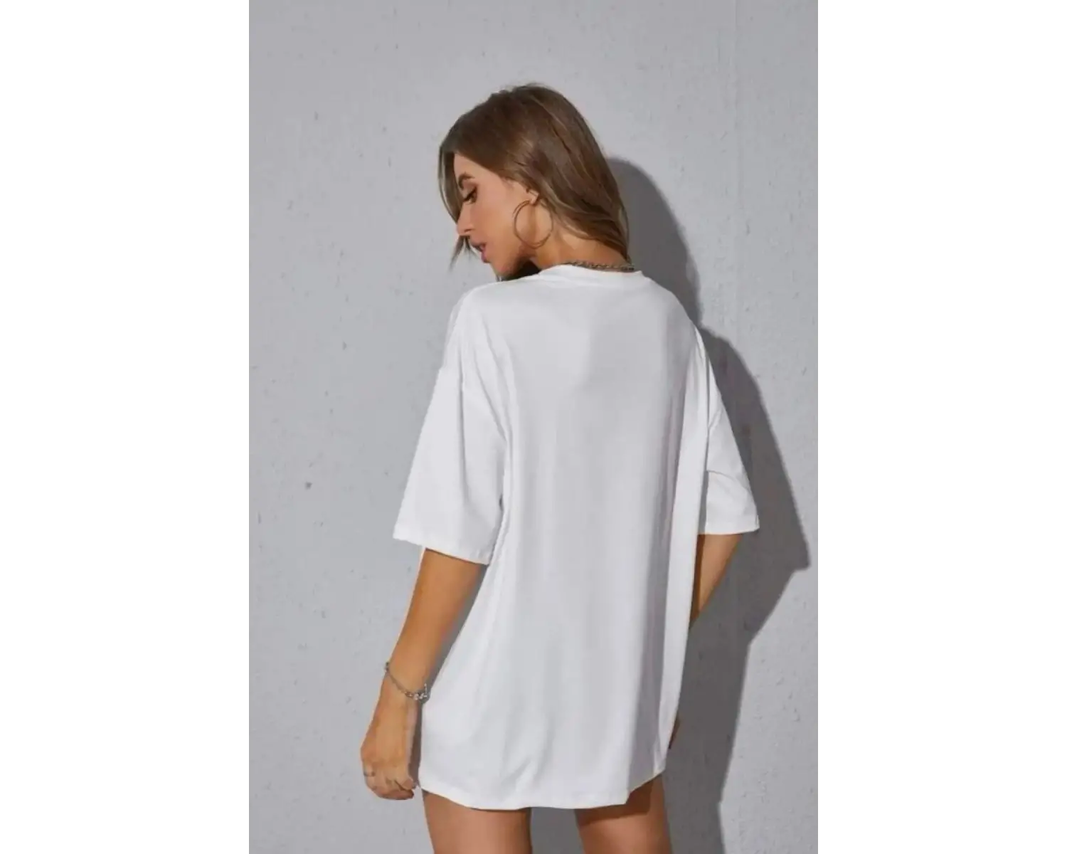 Kadın Oversize Dökümlü Tok Kumaş Tişört