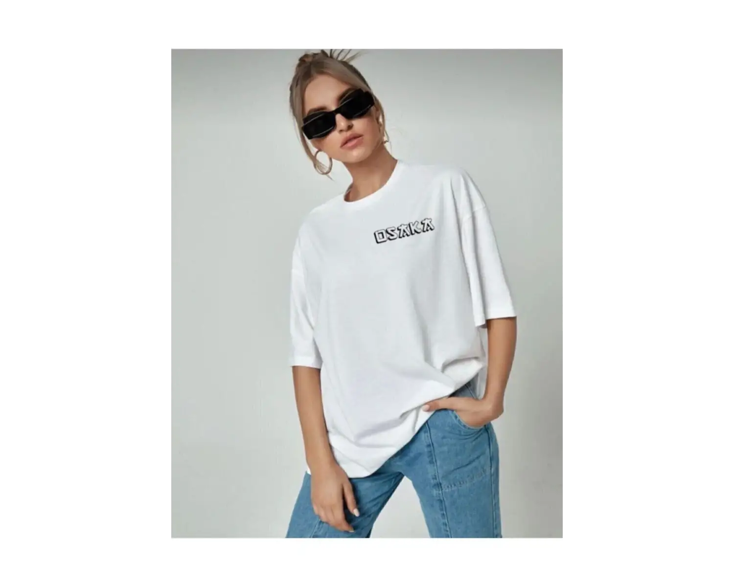 Kadın Oversize Osaka Baskılı Beyaz Tshirt