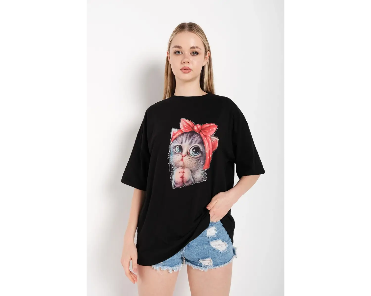 Kadın Siyah Kedi Baskılı Oversize Tişört