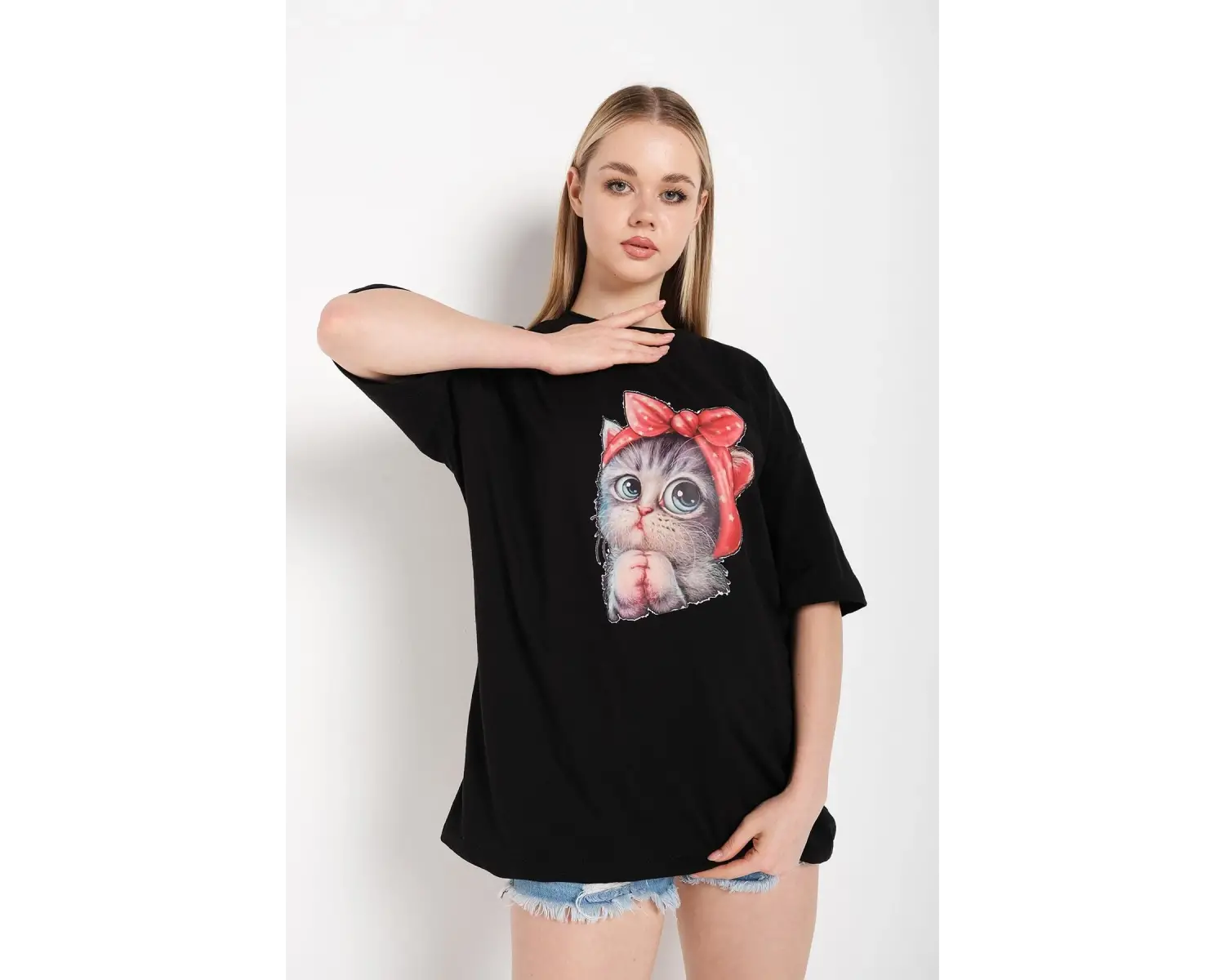 Kadın Siyah Kedi Baskılı Oversize Tişört