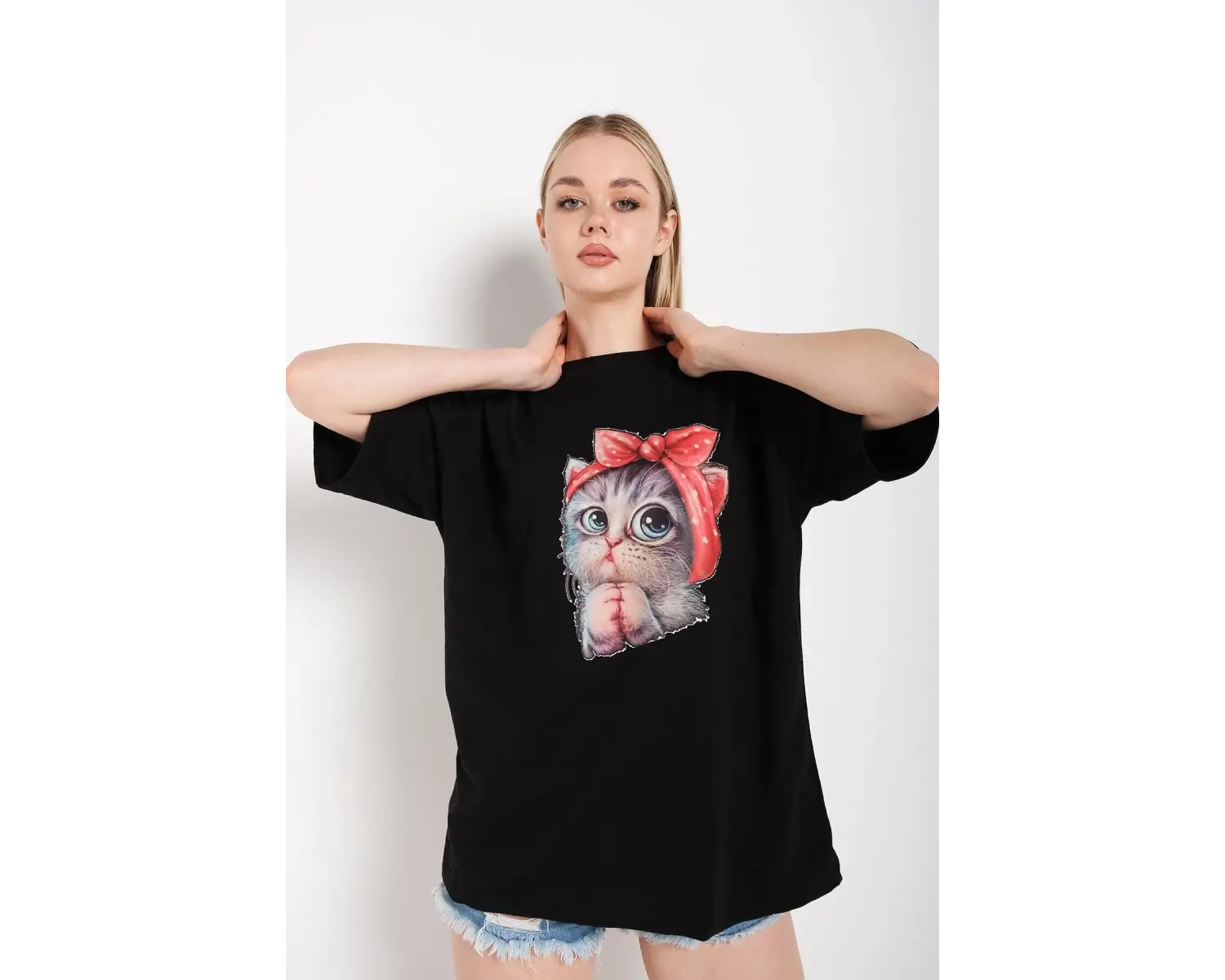 Kadın Siyah Kedi Baskılı Oversize Tişört