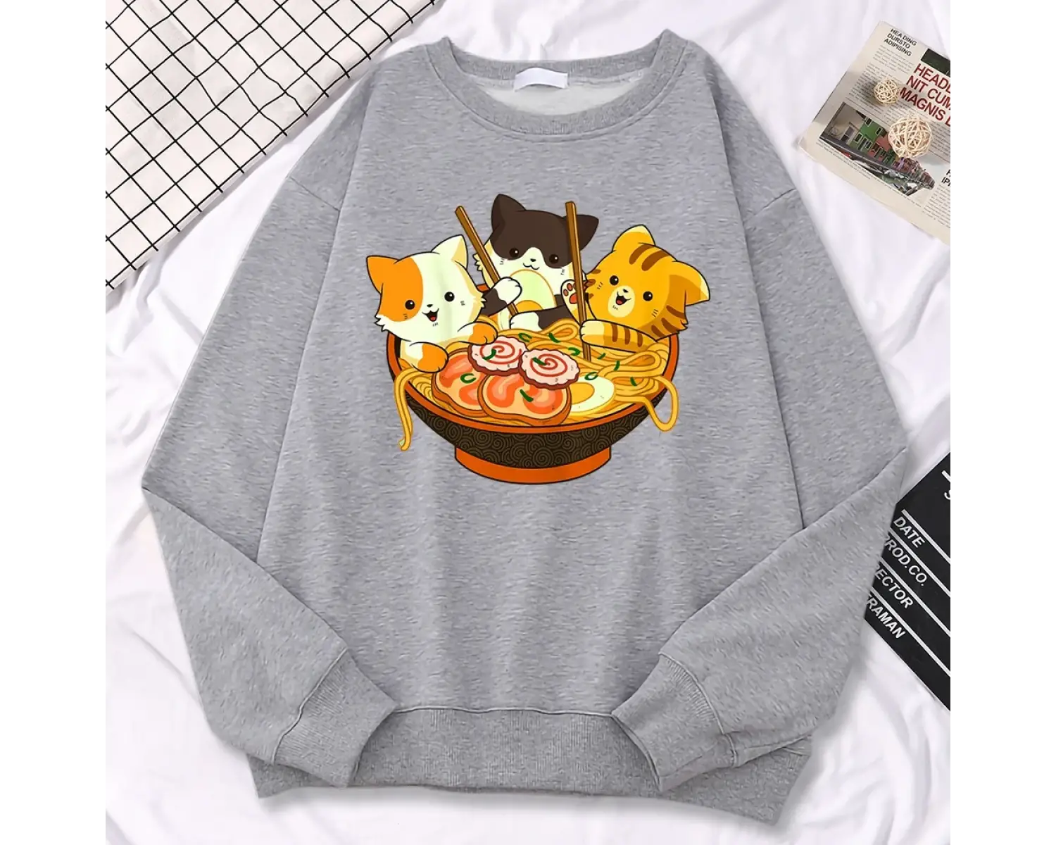 Kadınlar için basit Kawaii kazak Anime kediler yeme japon Ramen erişte baskı Hoodies gevşek s